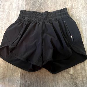 LULULEMON BLACK TRACK THAT HIGH RISE SHORT SIZE 2